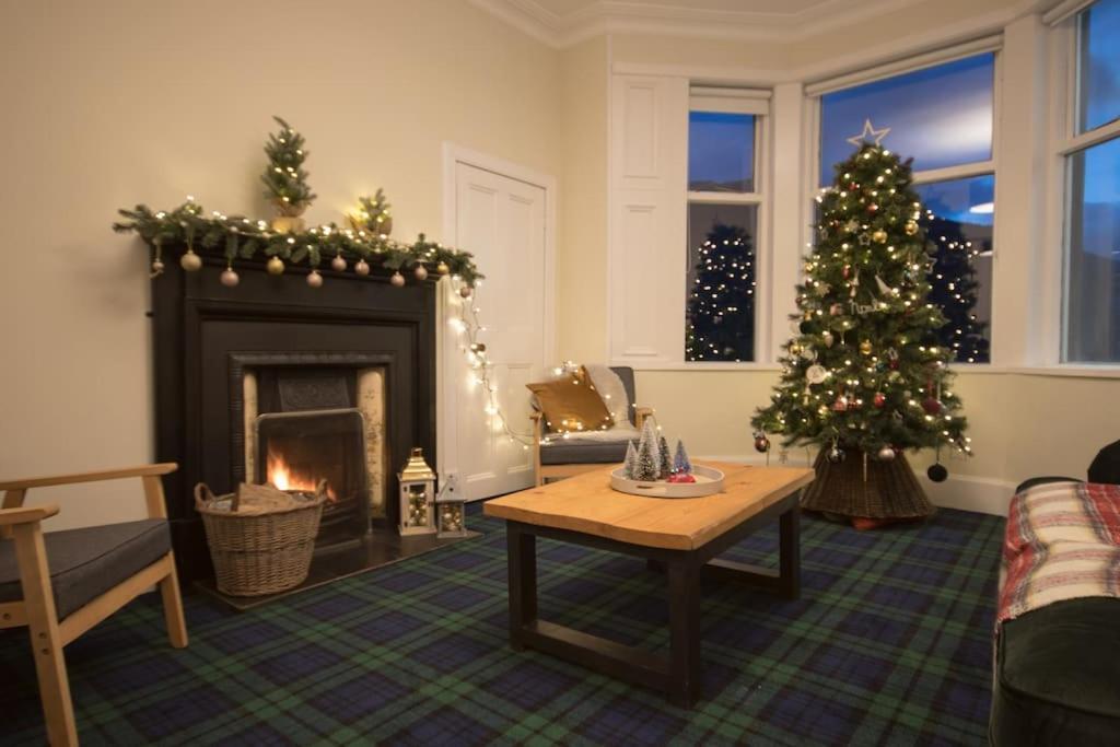 Rossmay House - 4 Bedroom Scottish Villa With Waterfront / Mountain Views Аррокар Екстер'єр фото