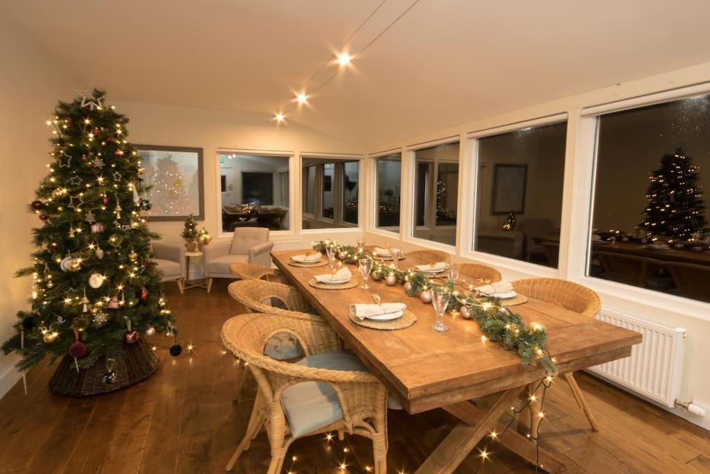 Rossmay House - 4 Bedroom Scottish Villa With Waterfront / Mountain Views Аррокар Екстер'єр фото